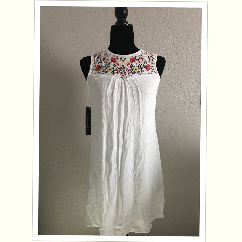 🌻 TRIXXI FLOWY BOHO WHITE DRESS 🌻